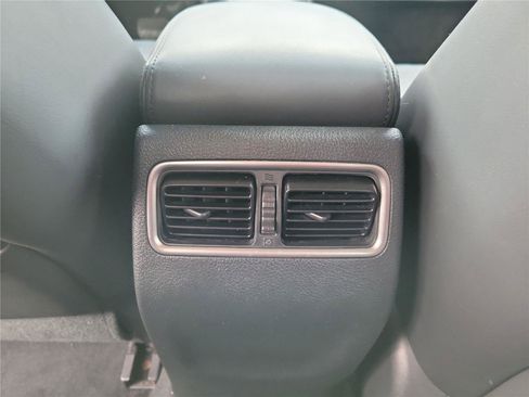 Used 2013 Nissan Altima 2.5 SL w/ Technology Pkg image 10