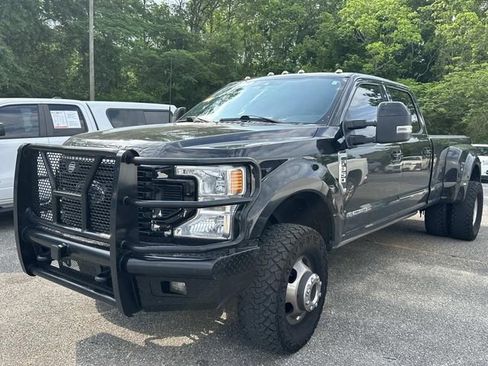 Used 2022 Ford F350 Lariat w/ Lariat Value Package AWD/4WD image 4