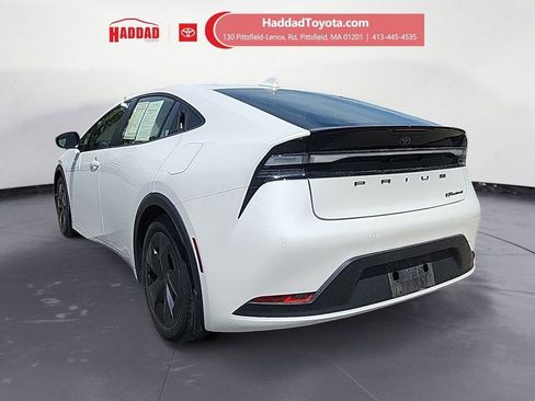 Used 2023 Toyota Prius Prime FWD image 3