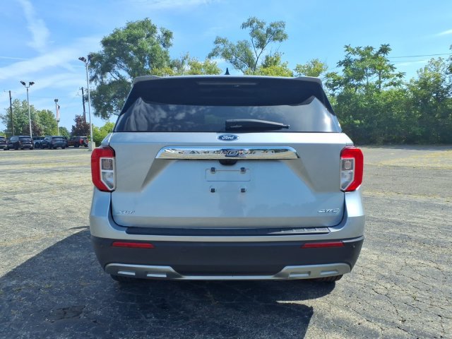 Used 2024 Ford Explorer XLT w/ Equipment Group 202A AWD/4WD image 6