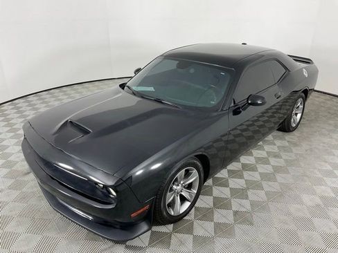 Used 2019 Dodge Challenger R/T RWD image 2