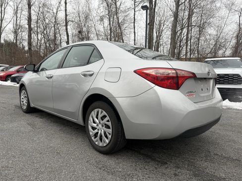 Used 2019 Toyota Corolla LE image 3