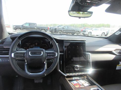 New 2026 GMC Acadia Denali Ultimate AWD/4WD image 17