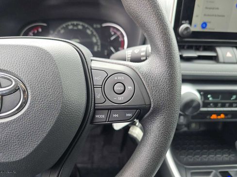 Certified 2025 Toyota RAV4 LE FWD image 30