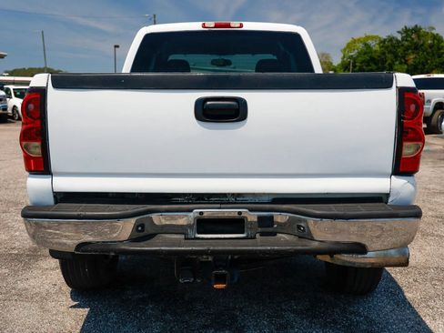 Used 2004 Chevrolet Silverado 2500 LS w/ Heavy-Duty Power Package RWD image 5