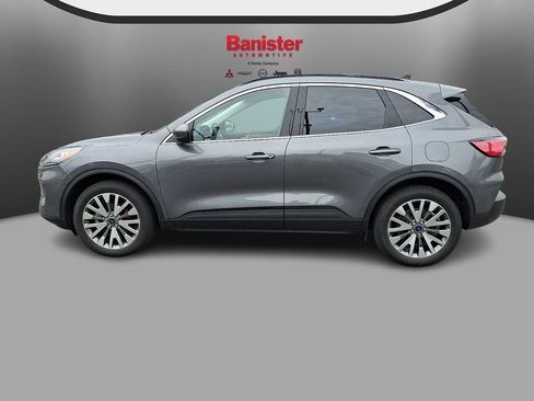 Used 2022 Ford Escape Titanium w/ Class II Trailer Tow Package AWD/4WD image 7
