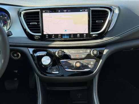 New 2026 Chrysler Pacifica Limited w/ S Appearance Package AWD/4WD image 13