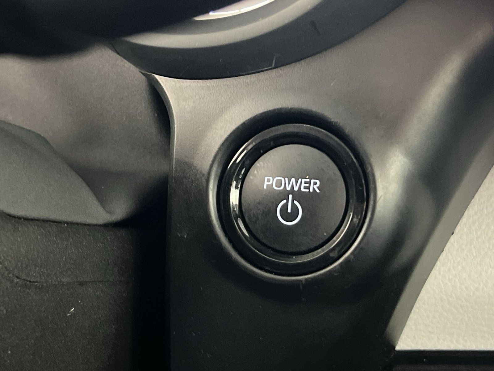Used 2025 Toyota Sienna LE FWD image 33