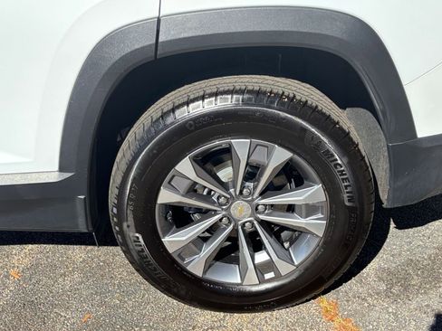 Used 2025 Chevrolet Equinox LT image 30