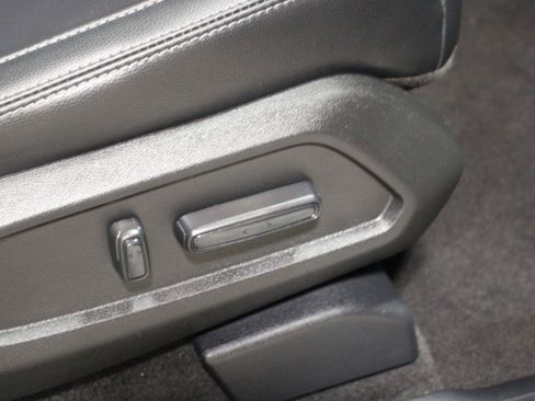Used 2025 Honda Pilot Touring image 34