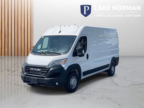 New 2025 RAM ProMaster 2500 w/ Convenience Group image 4