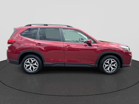 Used 2021 Subaru Forester Premium AWD/4WD image 9