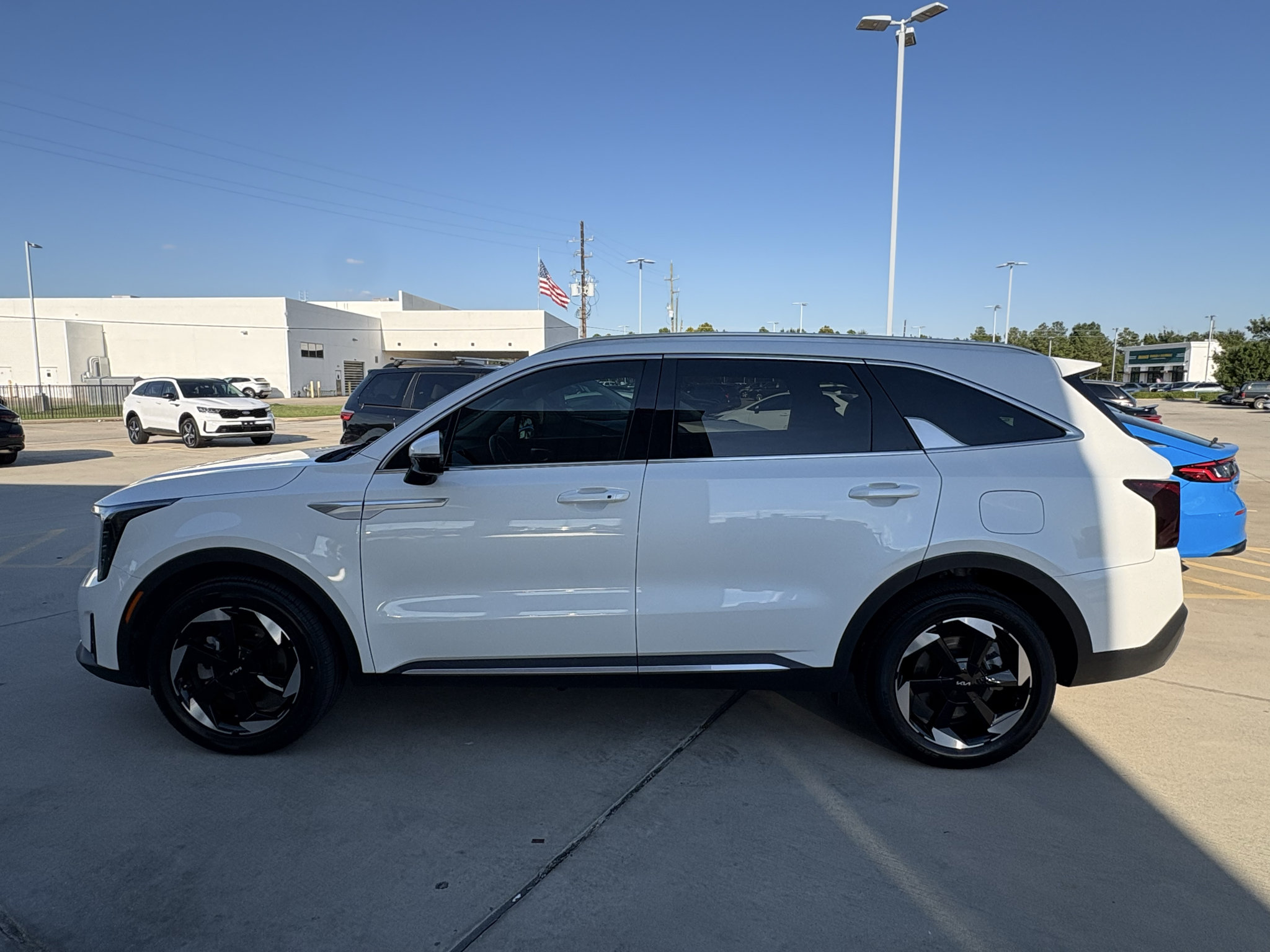 Used 2025 Kia Sorento EX w/ EX Panoramic Sunroof Package FWD image 5