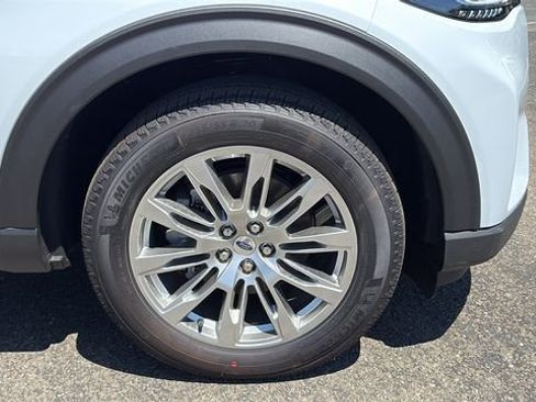 New 2026 Ford Explorer Active w/ Active Comfort Package AWD/4WD image 9