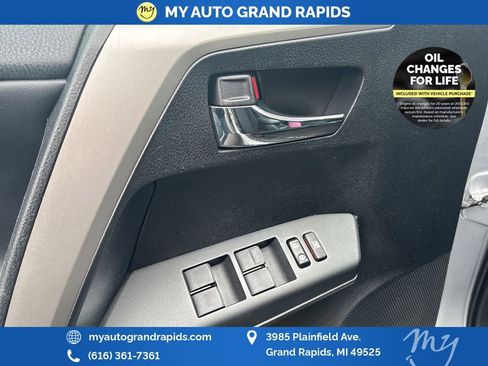 Used 2016 Toyota RAV4 XLE AWD/4WD image 7