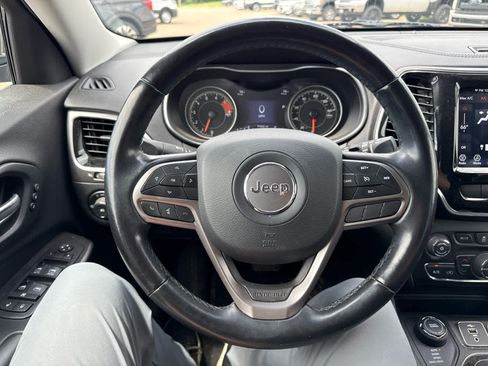 Used 2020 Jeep Cherokee Limited AWD/4WD image 13