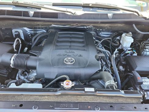 Used 2018 Toyota Tundra Limited w/ Limited Premium Package AWD/4WD image 22