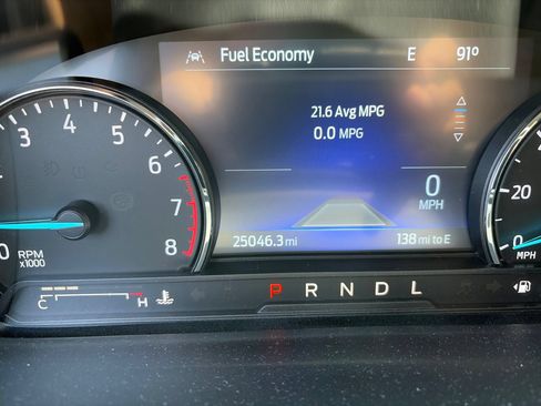 Used 2022 Ford Explorer XLT w/ Equipment Group 202A RWD image 8