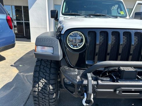 Used 2020 Jeep Wrangler Sport image 28