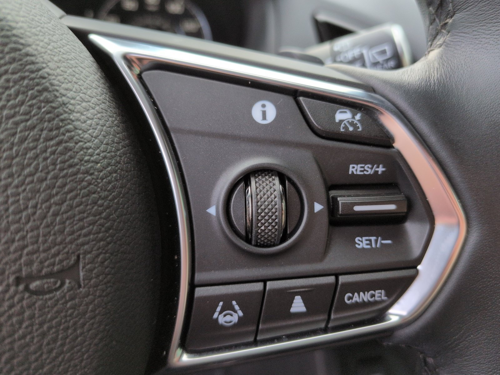 Used 2025 Acura RDX SH-AWD image 20