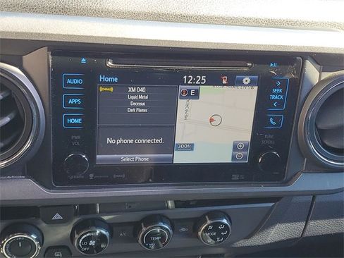 Used 2017 Toyota Tacoma TRD Off-Road image 4