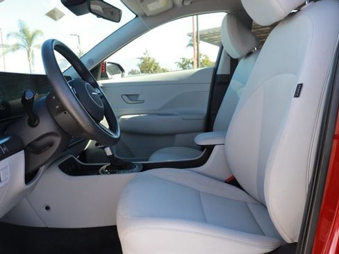 Used 2025 Hyundai Kona SEL image 10