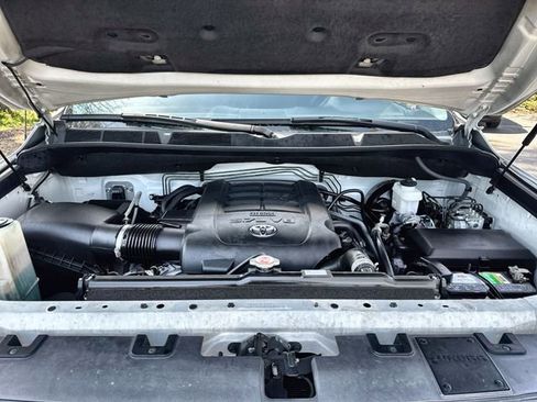 Used 2018 Toyota Tundra SR5 w/ TRD Off Road Package image 32