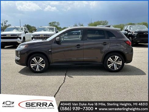 Used 2020 Mitsubishi Outlander Sport SE AWD/4WD image 2