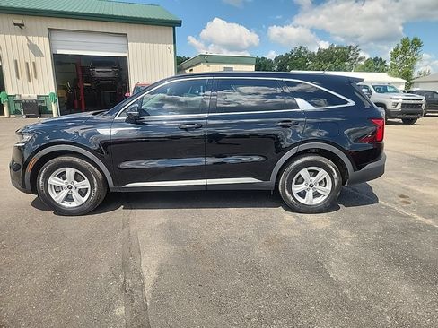 Used 2023 Kia Sorento LX FWD image 6