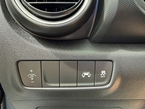 Used 2019 Hyundai Kona SE AWD/4WD image 22