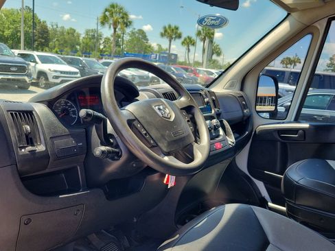 Used 2017 RAM ProMaster 2500 w/ Interior Convenience Group FWD image 16