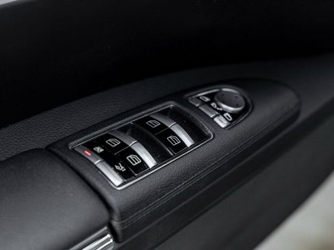 Used 2011 Mercedes-Benz S 550 image 19