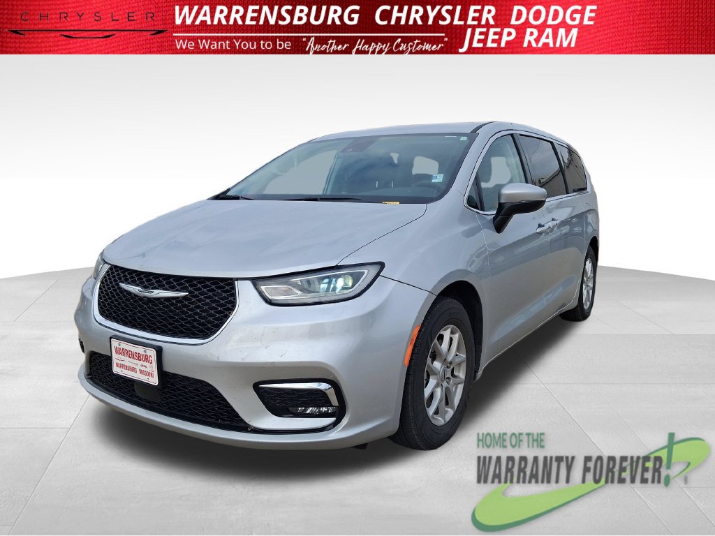Used 2023 Chrysler Pacifica Touring-L FWD image 8
