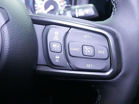 Used 2025 Jeep Wrangler Sport AWD/4WD image 32