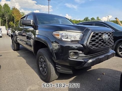 Used 2018 Toyota Tacoma SR5 RWD image 2