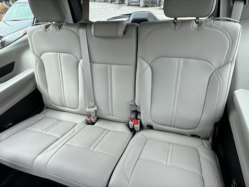 Used 2024 Jeep Wagoneer Series II image 25