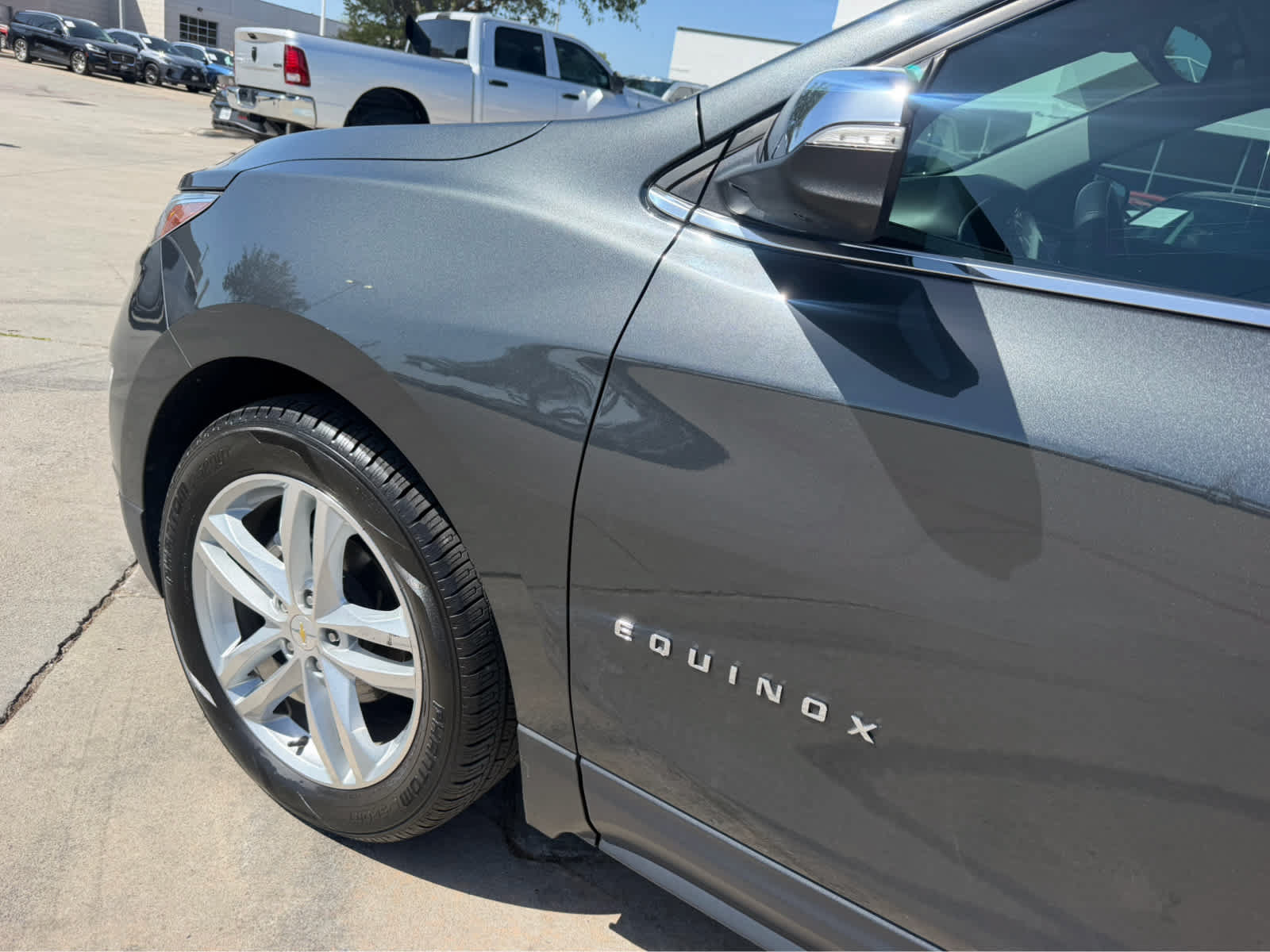 Used 2018 Chevrolet Equinox Premier FWD image 8