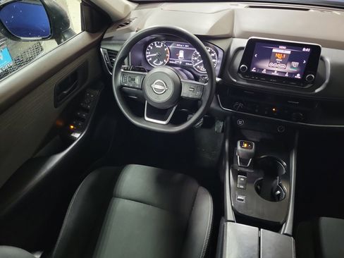 Used 2023 Nissan Rogue S image 10