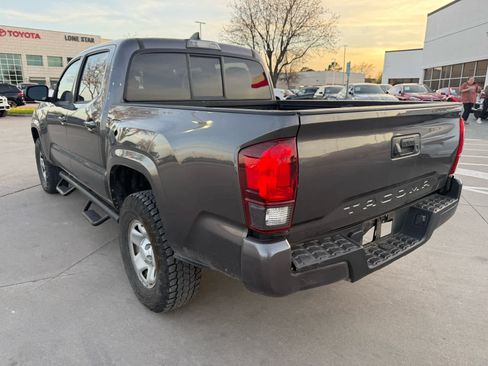Used 2019 Toyota Tacoma SR w/ SR Convenience Package image 2