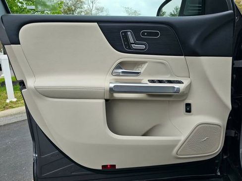 New 2026 Mercedes-Benz GLB 250 4MATIC image 19