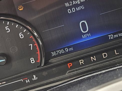 Used 2022 Ford Explorer XLT w/ Equipment Group 202A RWD image 13