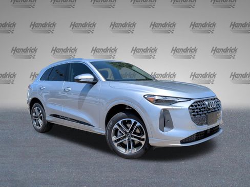 Used 2026 Audi Q5 Premium AWD/4WD image 2