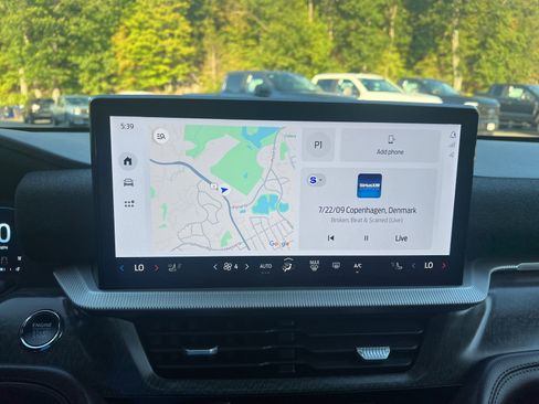 Used 2025 Ford Explorer Platinum w/ LUX Leather Package image 32