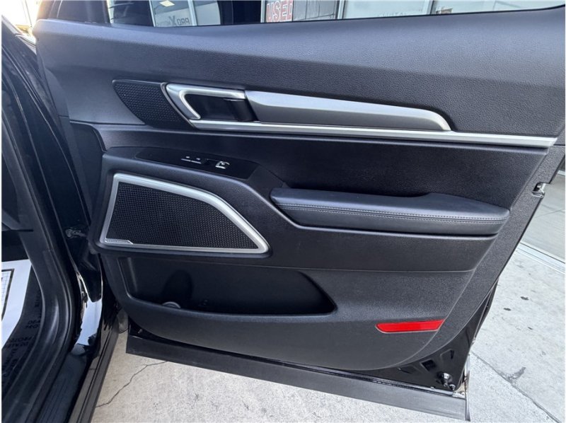 Used 2020 Kia Telluride LX FWD image 27