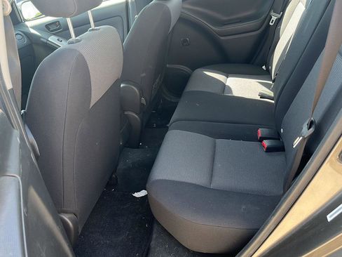 Used 2008 Pontiac Vibe w/ Preferred Package FWD image 8