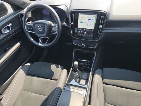 Used 2024 Volvo XC40 Recharge Plus w/ Protection Package Premier AWD/4WD image 21