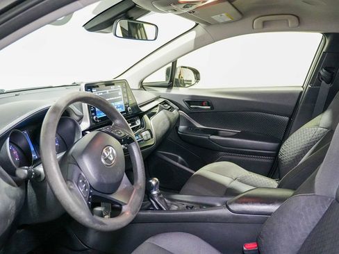 Used 2021 Toyota C-HR LE FWD image 11