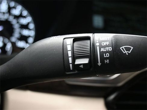 Used 2018 Genesis G90 3.3T Premium image 28