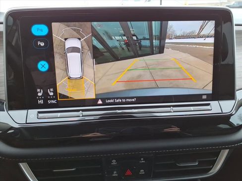 Used 2024 Volkswagen Atlas SEL Premium R-Line image 22