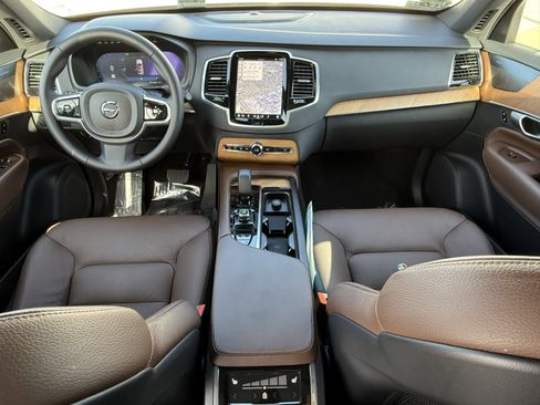 Used 2024 Volvo XC90 B5 Plus image 28